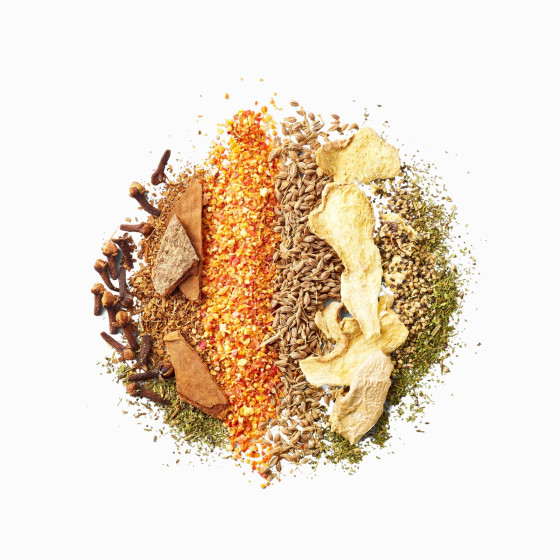 Ingrédients tisane naturelle de noel : orange, anis, cannelle, gingembre, poivre noir