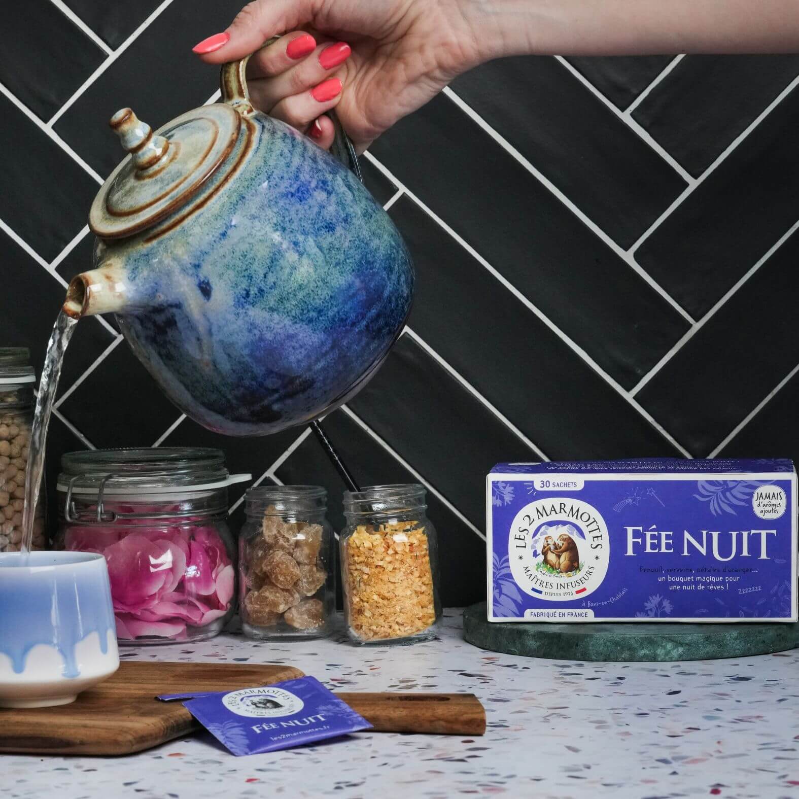 Infusion Fée nuit avant de se coucher, plantes fenouil verveine et fleur d'oranger